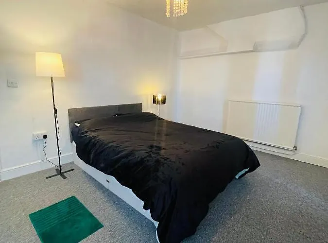 Shouss Guest House
